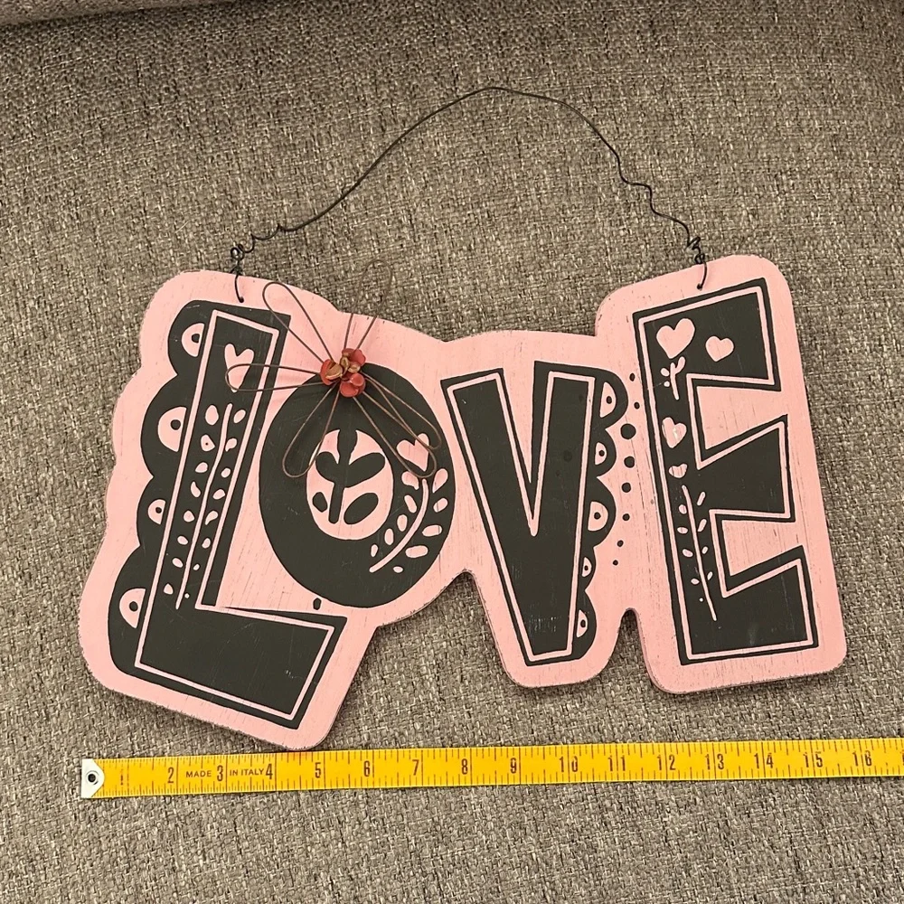 Valentine Wooden LOVE Hanging Sign Wall Decor Pink Black Chalkboard Look 💕